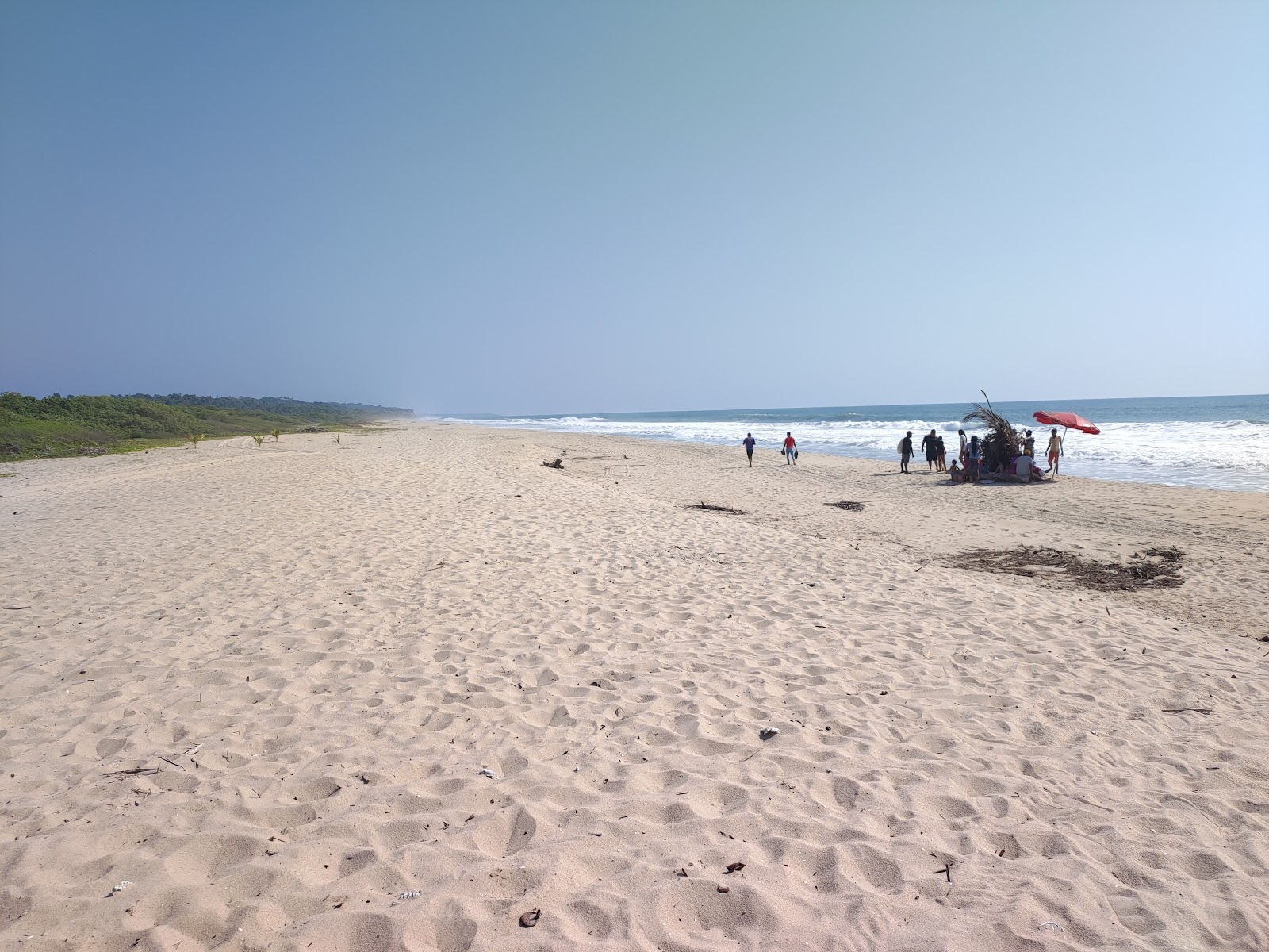Foto von Playa El Tamale mit beiger sand Oberfläche