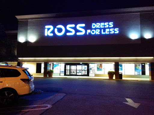 Clothing Store «Ross Dress for Less», reviews and photos, 1237 E Golf Rd, Schaumburg, IL 60173, USA