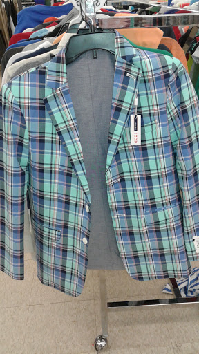 Discount Store «Bargain Hunt», reviews and photos, 924 N Mulberry St #110, Elizabethtown, KY 42701, USA