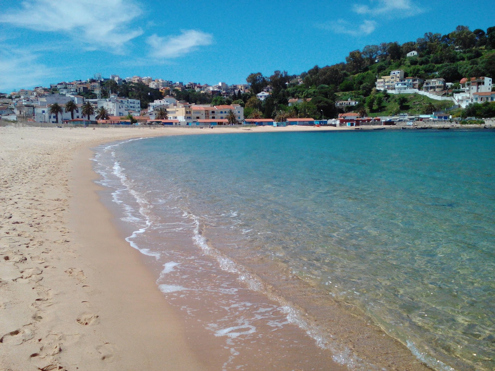 Valokuva Plage Tabarka 2ista. pinnalla hienoa beige-hiekkaa:n kanssa