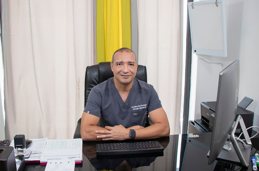 Dr. Marcial Zúniga - Cirugía de hernias en San Pedro Sula
