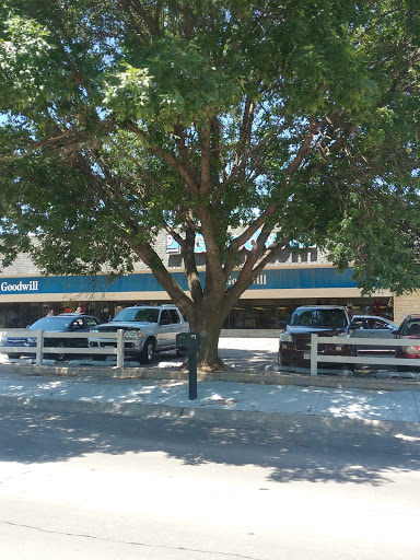 Thrift Store «Goodwill Retail Store and Donation Center», reviews and photos, 2416 W 2nd St, Hastings, NE 68901, USA