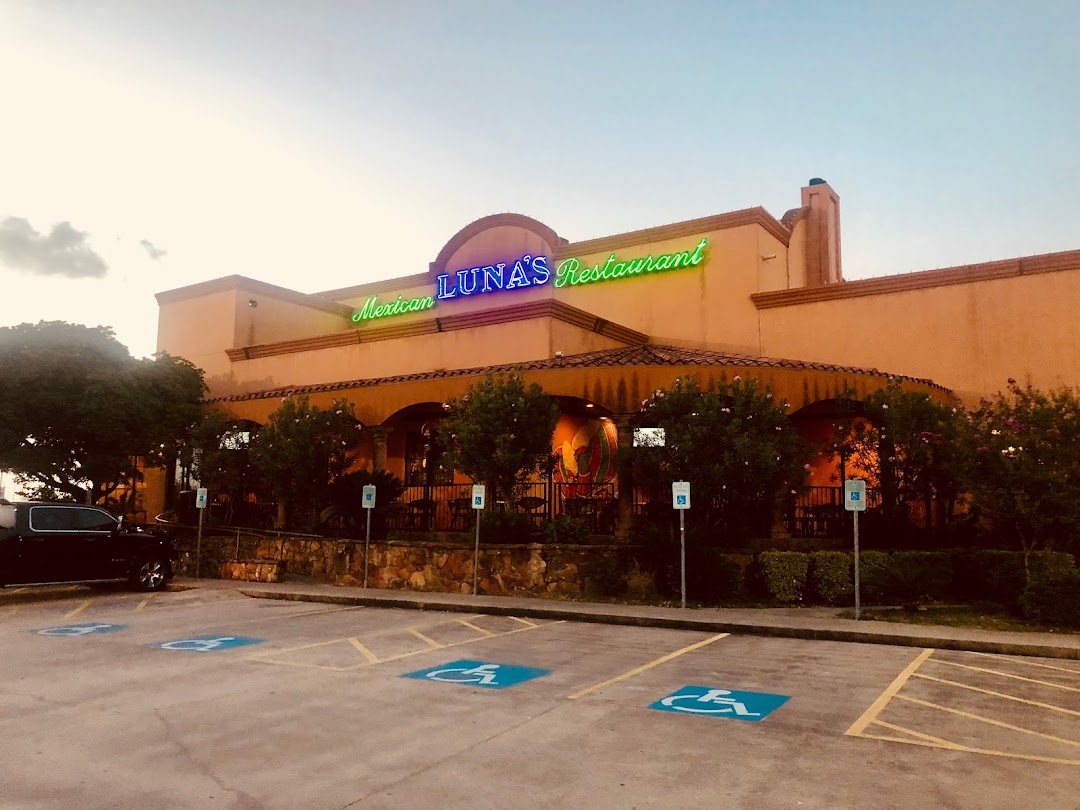 Lunas Mexican Restaurant