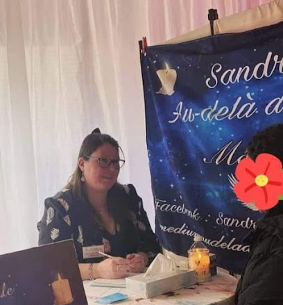 Sandra Médium Au dela du voile / Contact Défunt