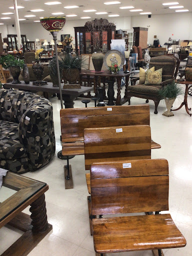 Chic & Cozy Consignment Furniture