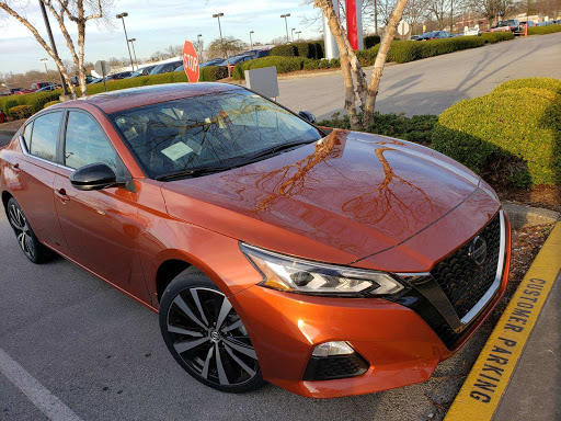 Car Dealer «Collins Nissan», reviews and photos, 4142 Bardstown Rd, Louisville, KY 40218, USA