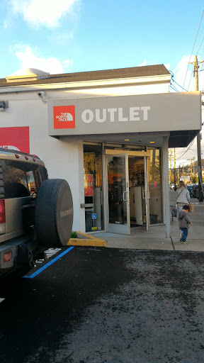 Clothing Store «The North Face Outlet», reviews and photos, 1238 Fifth Street, Berkeley, CA 94710, USA