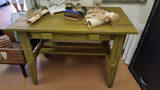 Furniture Store «3 Vintage Chicks», reviews and photos, 13012 N Cave Creek Rd, Phoenix, AZ 85022, USA