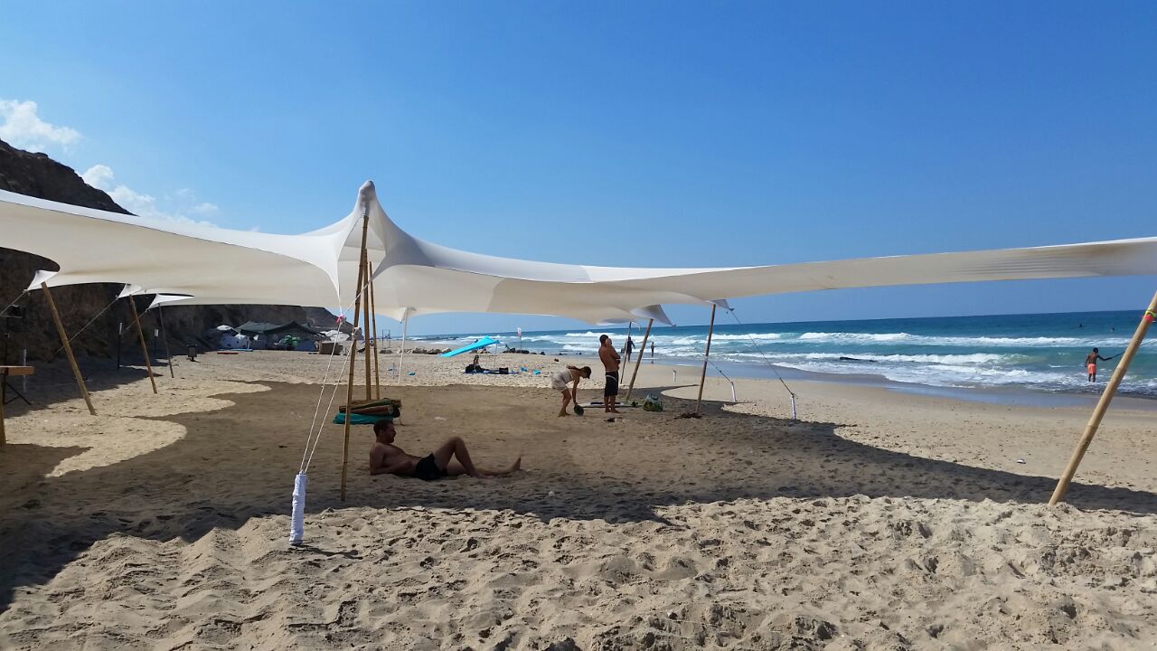 Photo of Metzukey Yam beach amenities area