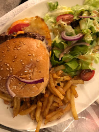 Hamburger du Restaurant français Restaurant Izard Café Central (ICC) à Saint-Lary-Soulan - n°4