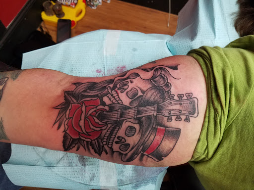 Tattoo Shop «Island Tattoo Co», reviews and photos, 115 Arrow Rd # A1, Hilton Head Island, SC 29928, USA