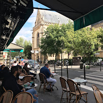 Atmosphère du Restaurant Cafe de l'Eglise à Boulogne-Billancourt - n°6