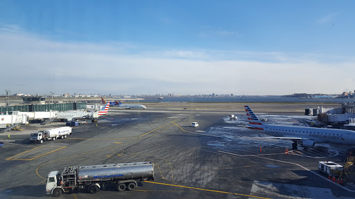 Air Canada Maple Leaf Lounge image 8