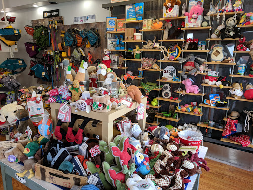 Pet Supply Store «Blue Ridge Dog», reviews and photos, 115 W Water St, Harrisonburg, VA 22801, USA