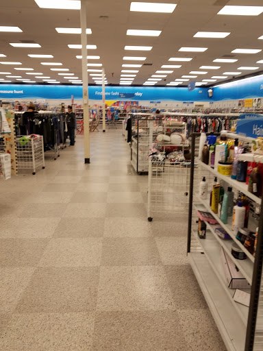 Clothing Store «Ross Dress for Less», reviews and photos, 3124 N Dinuba Blvd, Visalia, CA 93291, USA