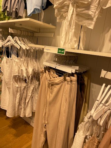 Clothing Store «AEO & Aerie Store», reviews and photos, 825 Dulaney Valley Rd #116, Towson, MD 21204, USA