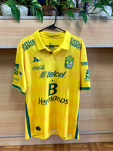 Sporting Goods Store «Soccer Mundial Sporting Goods», reviews and photos, 5805 S Gessner Rd, Houston, TX 77036, USA