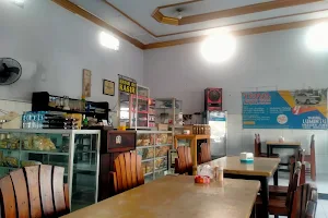 Warung Lumintu Tongas image