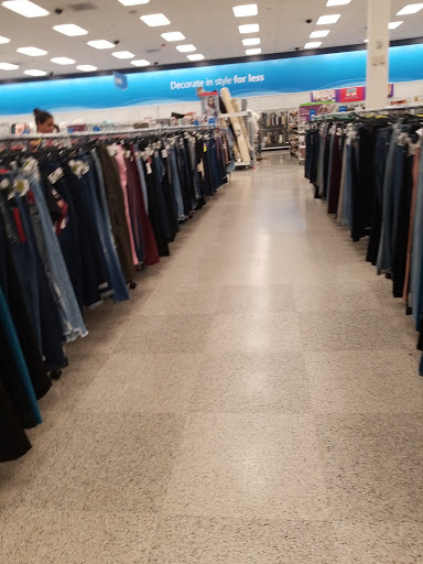 Clothing Store «Ross Dress for Less», reviews and photos, 3201 Eastway Dr, Charlotte, NC 28205, USA