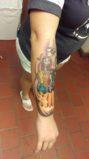 Tattoo Shop «Untouchable Ink», reviews and photos, 204 S Spring Garden Ave, DeLand, FL 32720, USA