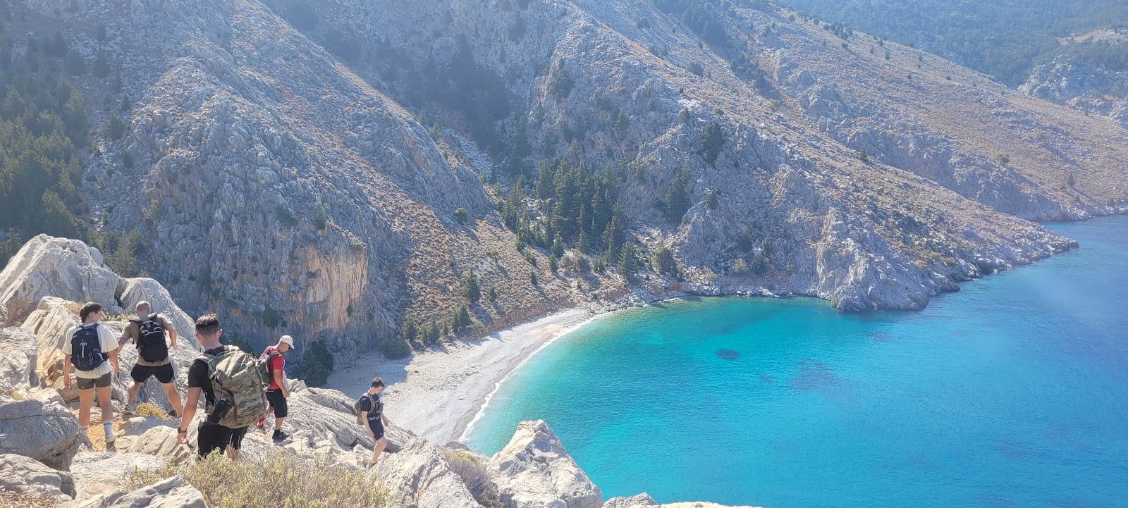 Foto de Lapathos Beach con guijarros grises superficie