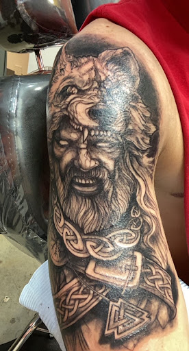 Explore american traditional tattoo filler ideas, creative tattoo ideas in Atlanta, available at Empyrean Tattoo Studio