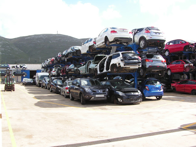 Fincer Comércio de Automoveis e Peças Lda - Loja de móveis