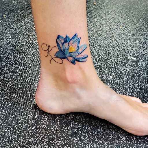 Explore small hummingbird tattoo ideas, creative tattoo ideas in Kenosha, available at Kenosha Tattoo Company