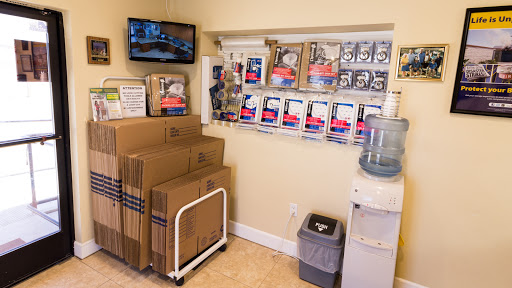 Self-Storage Facility «Airport Mini Storage», reviews and photos, 7044 Arlington Ave, Riverside, CA 92503, USA