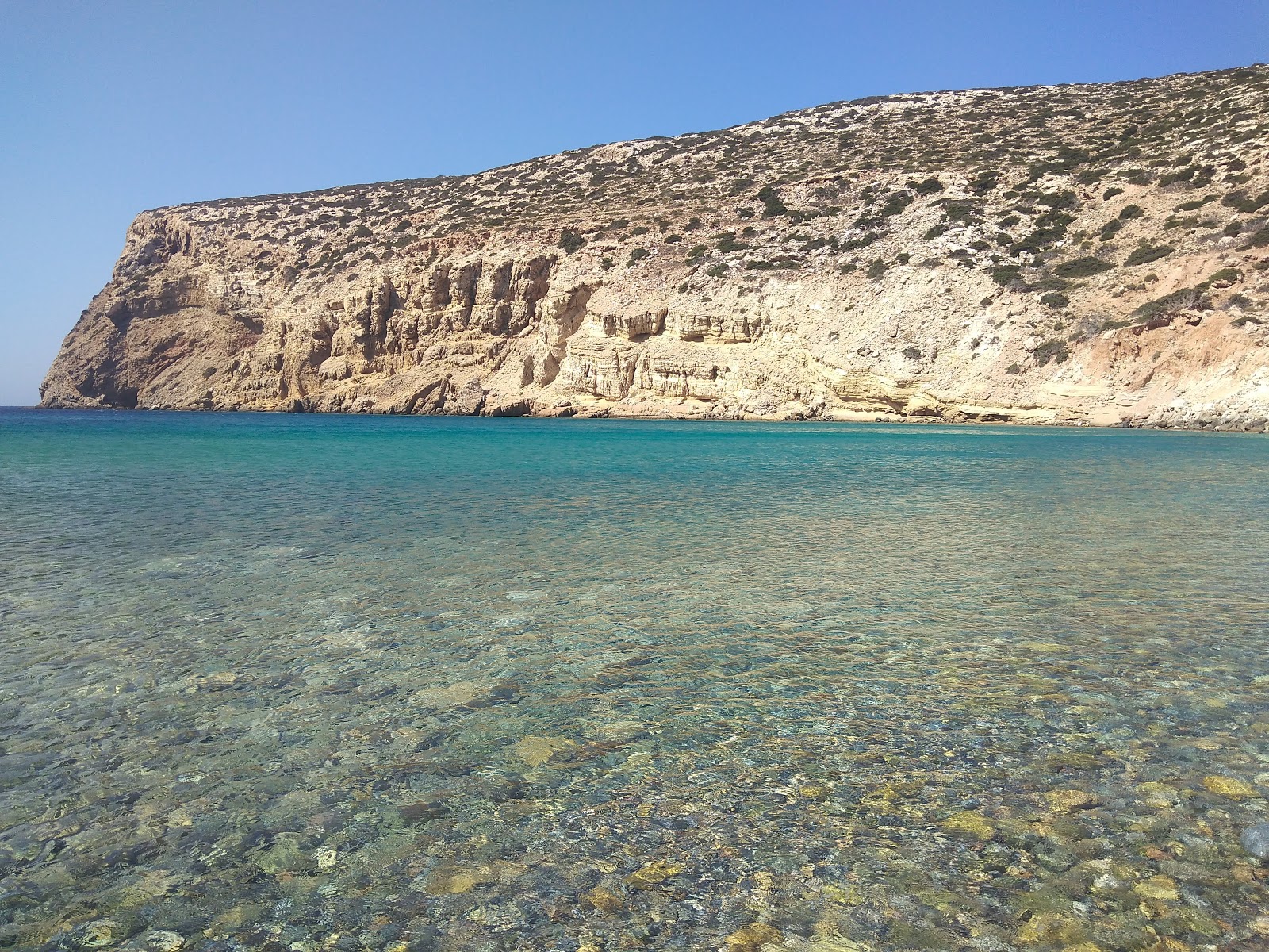 Foto van Helatros Beach Kasos Greece gelegen in een natuurlijk gebied