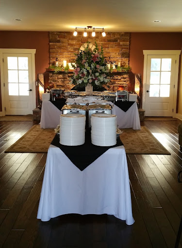 Lodge «The Farmhouse Inn», reviews and photos, 108 W Swan St, Centerville, TN 37033, USA