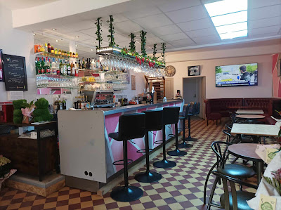 Bar Le Commerce à Moulins-Engilbert