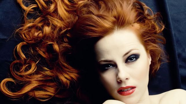 A Hollywood S.E.T. Salon 67002