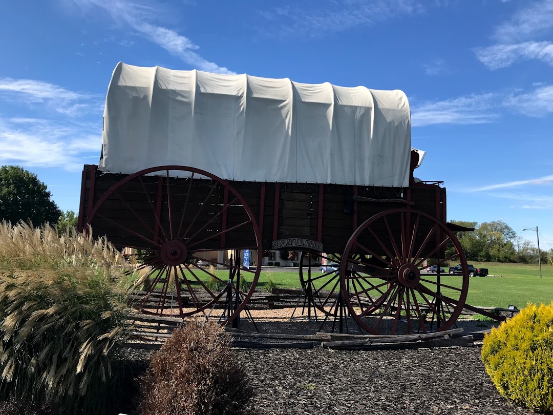 Worlds Largest Railsplitter Covered Wagon