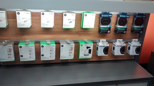 Cell Phone Store «AT&T Authorized Retailer», reviews and photos, 197 Boston Post Rd W, Marlborough, MA 01752, USA