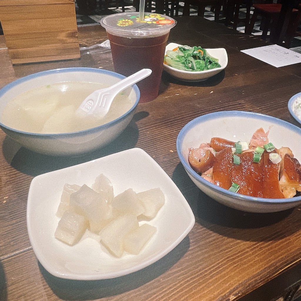 歐買尬豬霸王豬腳飯專賣店 錦州店 的照片