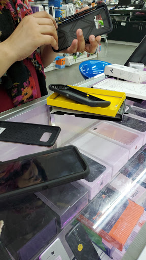 Cell Phone Accessory Store «WIRELESS DEPOT», reviews and photos, 610 SW Military Dr, San Antonio, TX 78221, USA