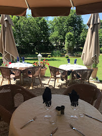 Atmosphère du Restaurant français Les Jardins de la Vieille Fontaine à Maisons-Laffitte - n°15