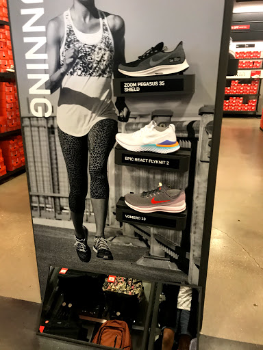 Sporting Goods Store «Nike Factory Store», reviews and photos, 5195 Factory Shops Blvd, Ellenton, FL 34222, USA