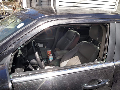 Auto Body Shop «Service King Collision Repair of Livonia», reviews and photos, 13345 Merriman Rd, Livonia, MI 48150, USA