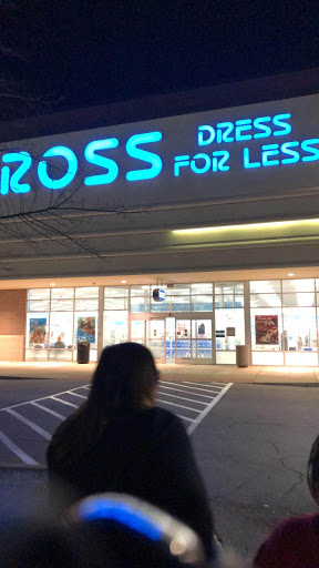 Clothing Store «Ross Dress for Less», reviews and photos, 484 Randall Rd, South Elgin, IL 60177, USA