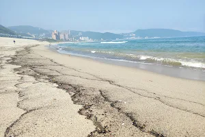 萬里海水浴場 image