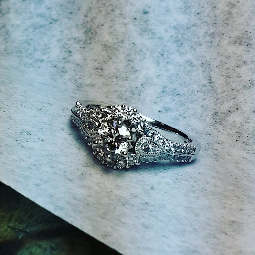 Jewelry Store «Kay Jewelers», reviews and photos, 1290 Oviedo Marketplace Blvd, Oviedo, FL 32765, USA