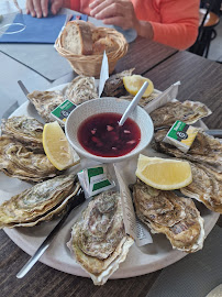 Plats et boissons du Restaurant La Marine Chez Christy - Cuisine traditionnelle avec des notes de cuisine créole à Port-des-Barques - n°3