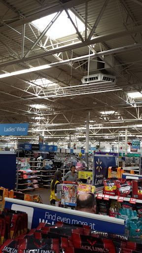 Department Store «Walmart Supercenter», reviews and photos, 632 Grassfield Pkwy, Chesapeake, VA 23322, USA