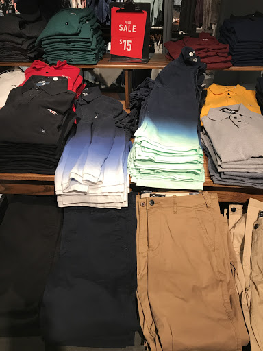 Clothing Store «Hollister Co.», reviews and photos, 647 Spectrum Center Dr, Irvine, CA 92618, USA