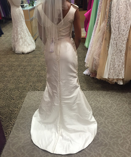 Bridal Shop «Le Bella Donna Bridal & Formal Shop», reviews and photos, 319 York Rd, Jenkintown, PA 19046, USA