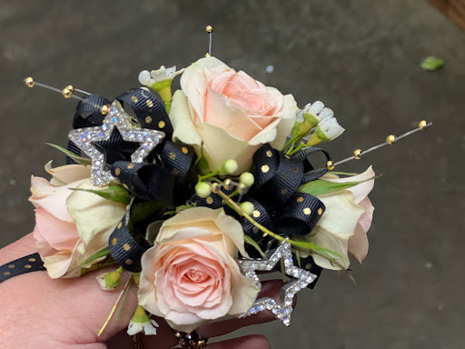 Florist «Downtown Flowers And Gift Shop», reviews and photos, 130 E Charlemont Ave, Kingsport, TN 37660, USA