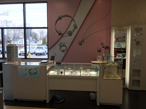 Jewelry Store «Hannoush Jewelers - Enfield», reviews and photos, 118 Elm St, Enfield, CT 06082, USA