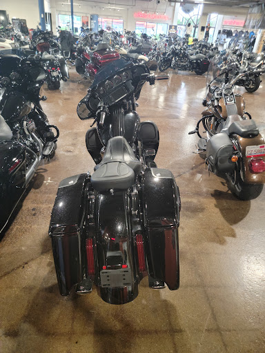 Harley-Davidson Dealer «Wild Fire Harley-Davidson», reviews and photos, 120 W North Ave, Villa Park, IL 60181, USA
